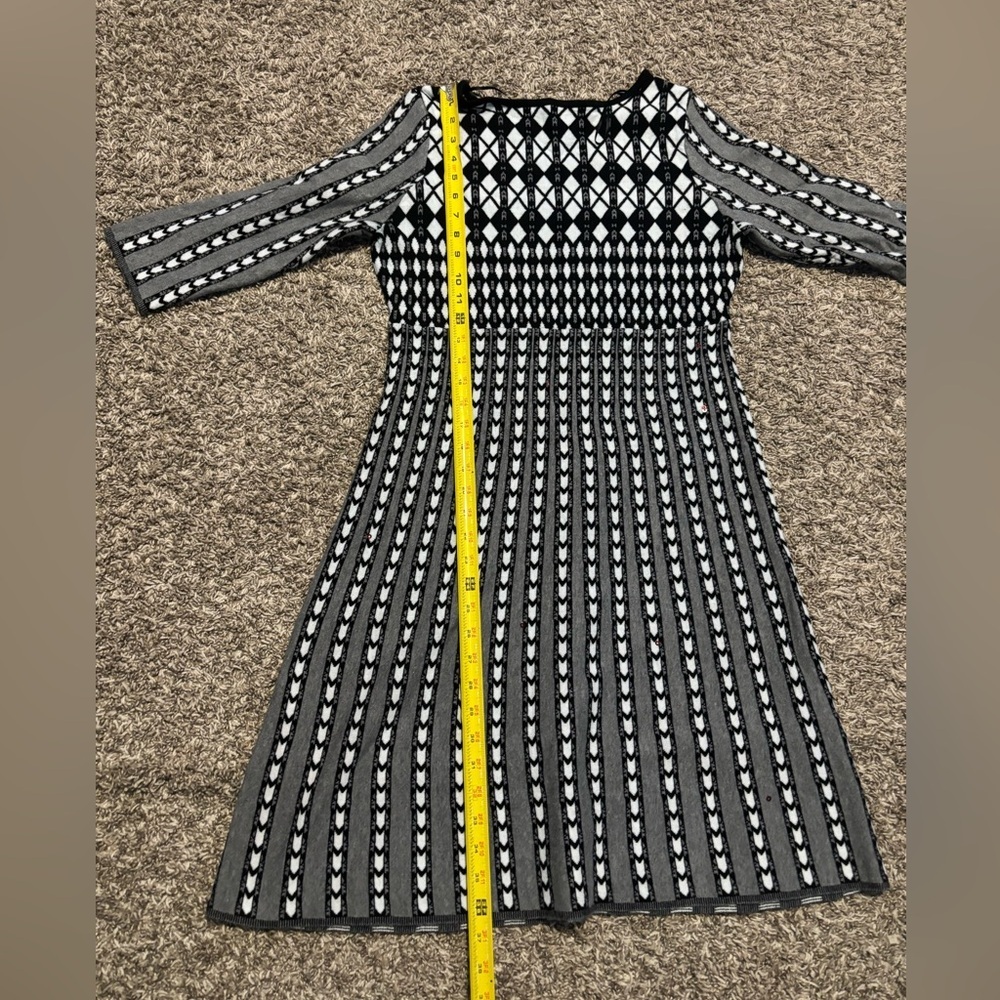 DRESS NY Collection Black and White Long Sleeve - Picture 7 of 9